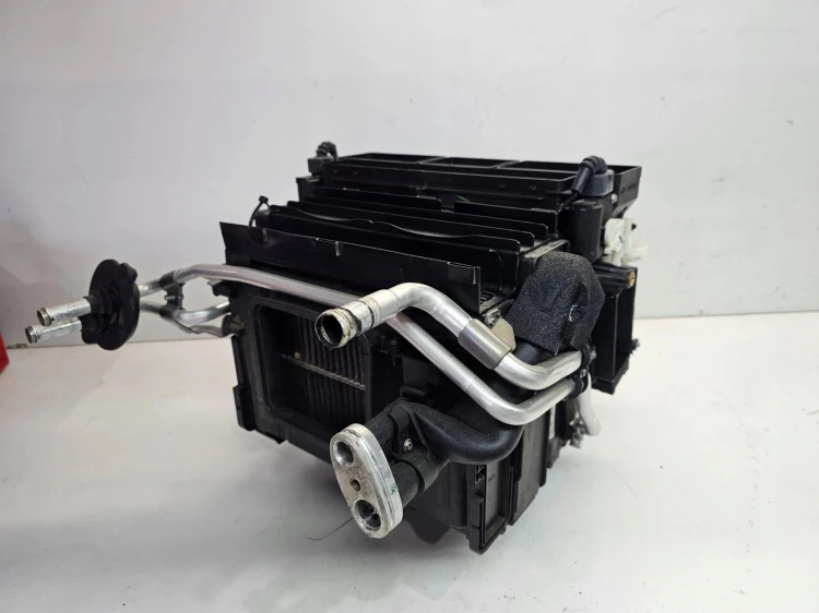 NAGRZEWNICA KOMPLETNA AUDI A6 C6 4F1820351N EUROPA