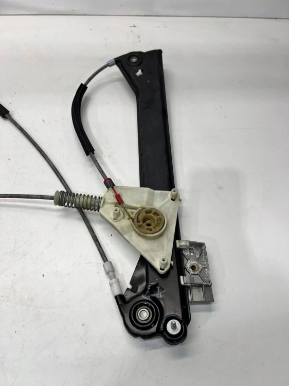 MECHANIZM SZYBY PRAWY PRZÓD AUDI A3 8P CABRIO 8P7837462C