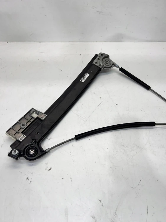 MECHANIZM SZYBY PRAWY PRZÓD AUDI A3 8P CABRIO 8P7837462C