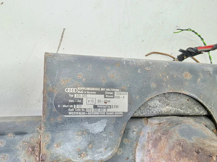 BELKA HAK HOLOWNICZY ODPINANY AUDI A4 B8 A5 8T 8T080091B BRAK KULI