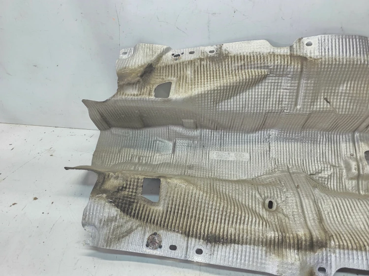 OSŁONA TERMICZNA TUNELU AUDI A4 B9 A5 8W 8W0804160C
