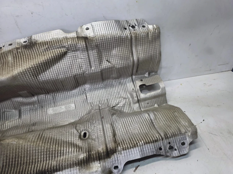 OSŁONA TERMICZNA TUNELU AUDI A4 B9 A5 8W 8W0804160C