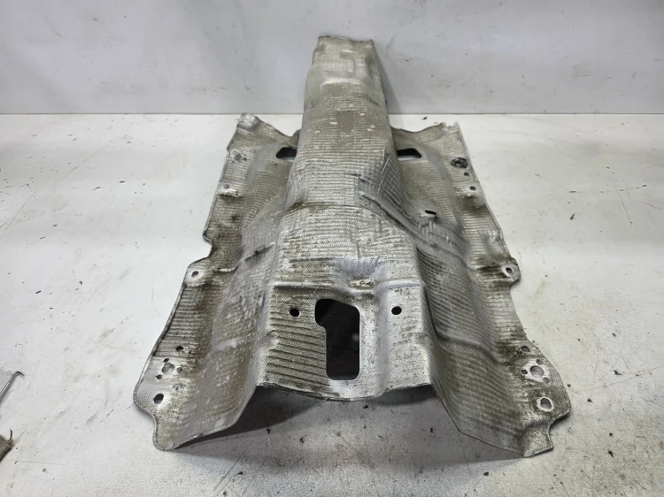 OSŁONA TERMICZNA TUNELU AUDI A4 B9 A5 8W 8W0804160C