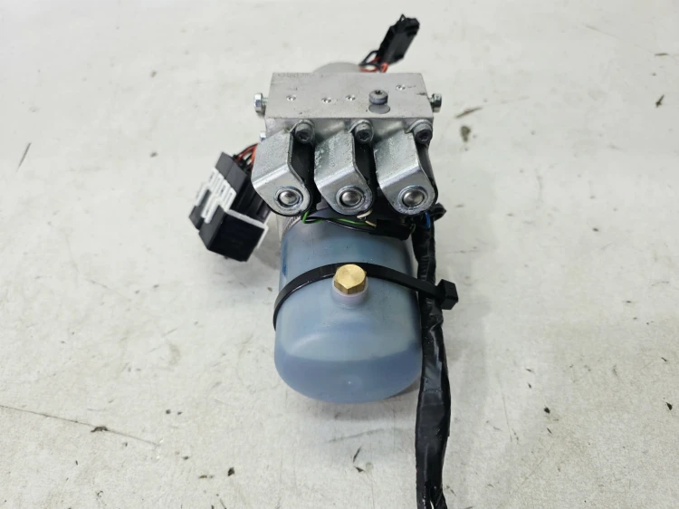 POMPA POMPKA DACHU AUDI A5 8F 8T CABRIO 8F0871791