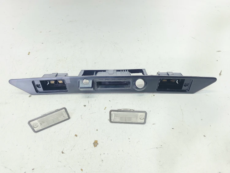 BLENDA PODŚWIETLENIE TABLICY REJ. AUDI A8 D3 A5 8F 4E0827574H