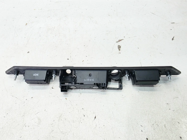 BLENDA PODŚWIETLENIE TABLICY REJ. AUDI A8 D3 A5 8F 4E0827574H