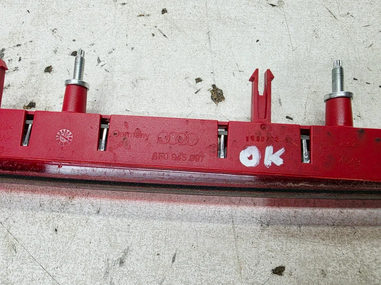 TRZECIE ŚWIATŁO STOP AUDI A5 8F CABRIO 8F0945097