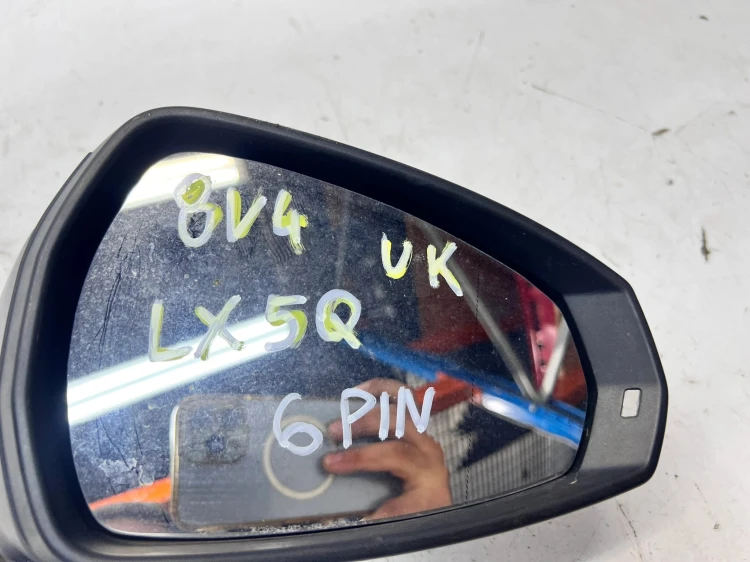 LUSTERKO ZEWNĘTRZNE PRAWE AUDI A3 8V 8V3 8V4 LX5G 6 PIN UK