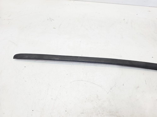 LISTWA ZGARNIAJĄCA SZYBY CZOŁOWEJ LEWY PRZÓD AUDI A6 C6 4F0854327