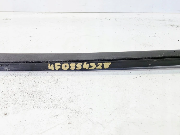 LISTWA ZGARNIAJĄCA SZYBY CZOŁOWEJ LEWY PRZÓD AUDI A6 C6 4F0854327