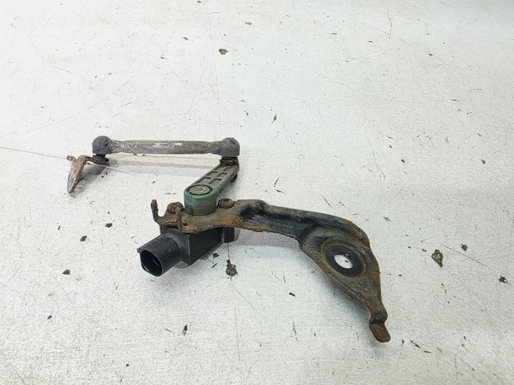 CZUJNIK POZIOMOWANIA ŚWIATEŁ AUDI A4 B8 A5 8T 8K0941310C 8K0907503