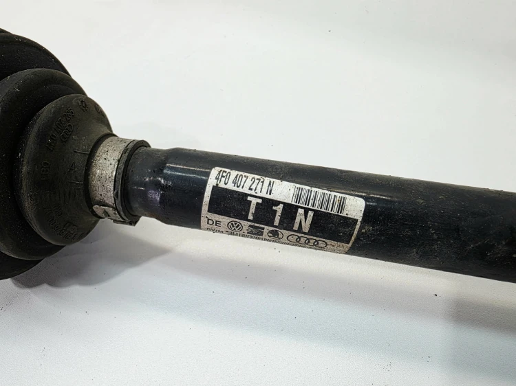 PÓŁOŚ LEWY PRZÓD LEWA PRZEDNIA AUDI A6 C6 4F0407271N