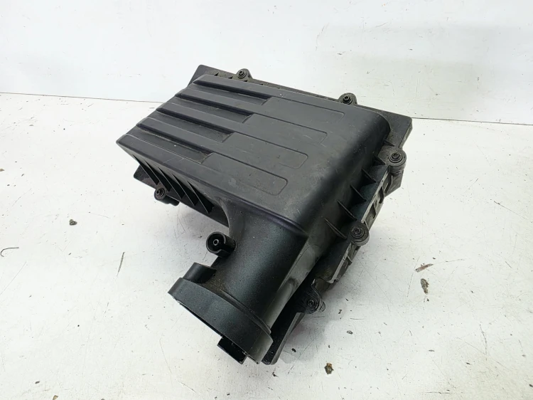 OBUDOWA FILTRA POWIETRZA AUDI A3 8V VOLKSWAGEN SEAT SKODA 5Q0129607AE