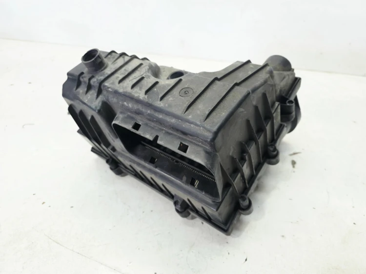 OBUDOWA FILTRA POWIETRZA AUDI A3 8V VOLKSWAGEN SEAT SKODA 5Q0129607AE