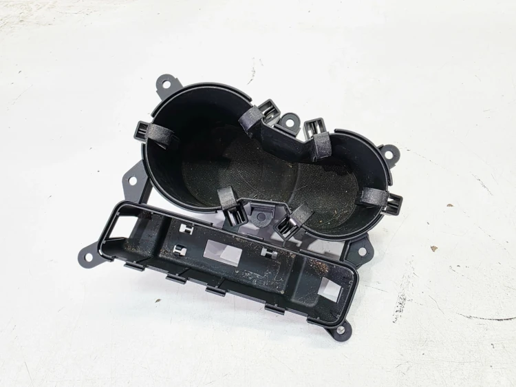 UCHWYT NA KUBKI AUDI A5 8F CABRIO 8F0862533