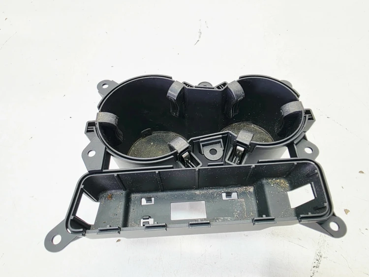 UCHWYT NA KUBKI AUDI A5 8F CABRIO 8F0862533