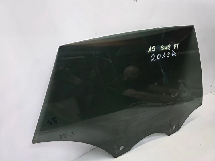 SZYBA BOCZNA DRZWI PRAWY TYŁ AUDI A5 8W 8W8845206A 2019 ROK