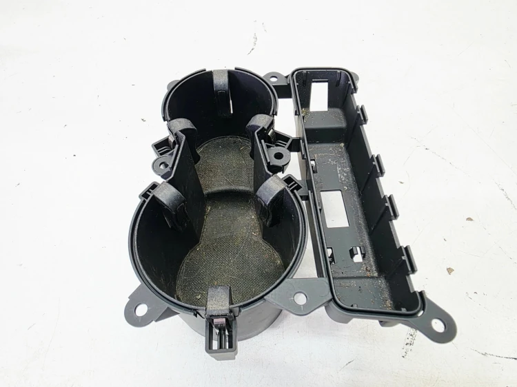 UCHWYT NA KUBKI AUDI A5 8F CABRIO 8F0862533
