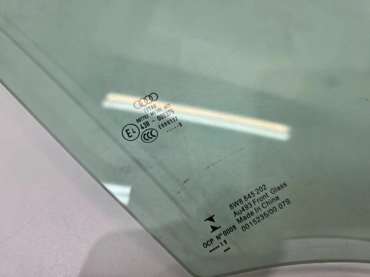 SZYBA BOCZNA DRZWI PRAWY PRZÓD AUDI A5 8W 8W8845202 2019 ROK