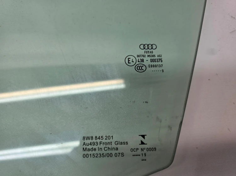 SZYBA BOCZNA DRZWI LEWY PRZÓD AUDI A5 8W 8W8845201 2019 ROK