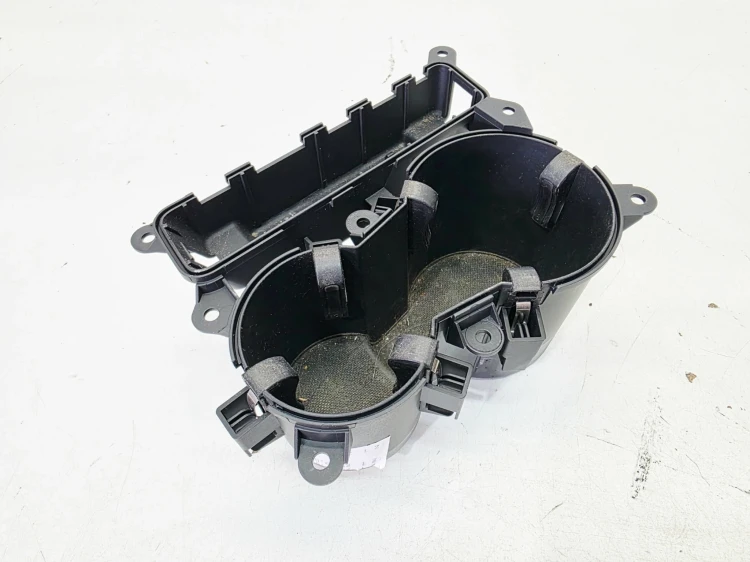 UCHWYT NA KUBKI AUDI A5 8F CABRIO 8F0862533