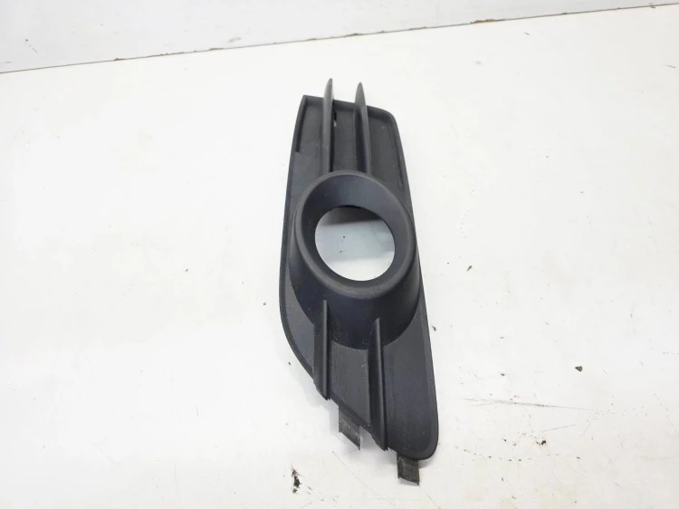 KRATKA HALOGENU ATRAPA ZDERZAKA PRAWA AUDI A6 C7 4G0807682A