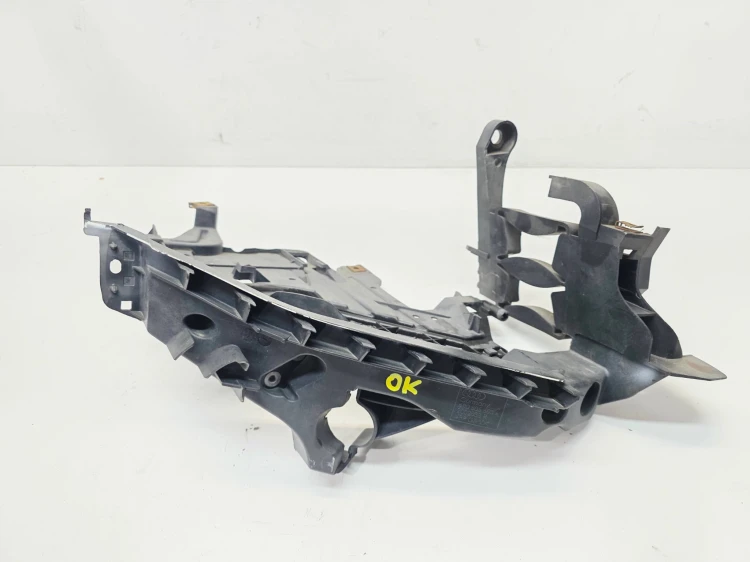 ŚLIZG UCHWYT MOCOWANIE REFLEKTORA PRAWY AUDI A4 B8 8K0805608A OK