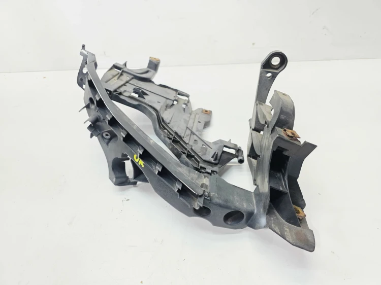 ŚLIZG UCHWYT MOCOWANIE REFLEKTORA PRAWY AUDI A4 B8 8K0805608A OK