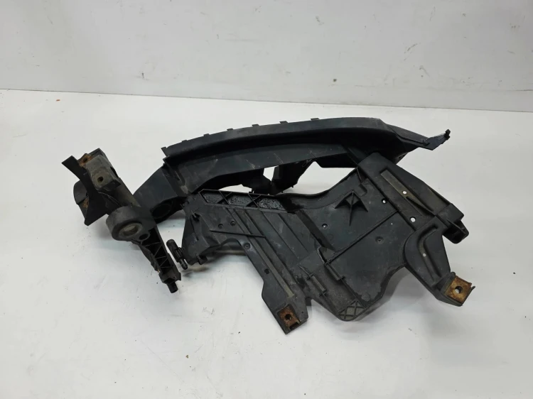 ŚLIZG UCHWYT MOCOWANIE REFLEKTORA PRAWY AUDI A4 B8 8K0805608A OK