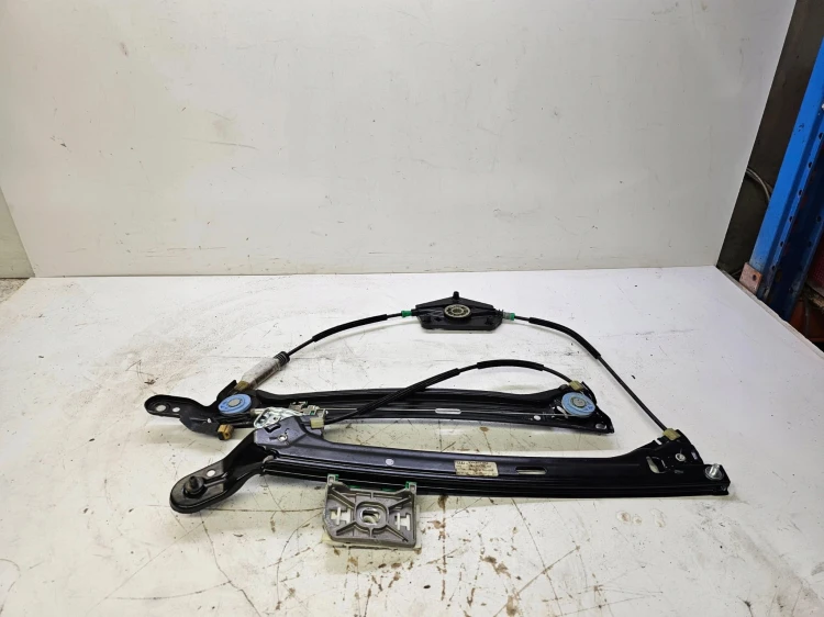 MECHANIZM SZYBY PRAWY PRZÓD AUDI A5 8T8 8T8837462