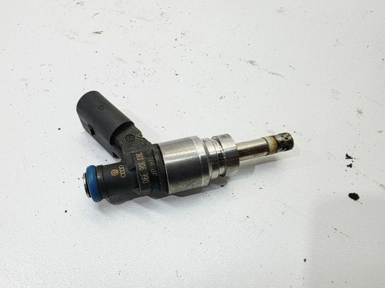 WTRYSKIWACZ WTRYSK PALIWA AUDI A4 B7 A6 C6 3.2 FSI 06E906036C 06E036C
