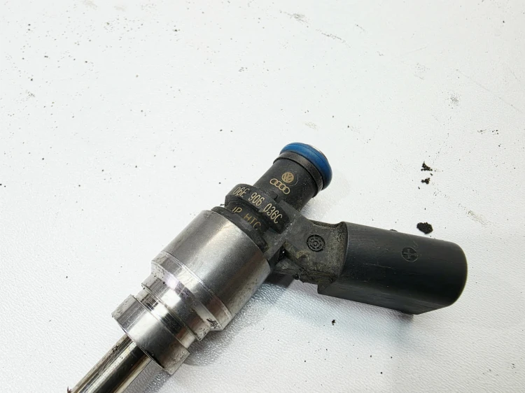 WTRYSKIWACZ WTRYSK PALIWA AUDI A4 B7 A6 C6 3.2 FSI 06E906036C 06E036C
