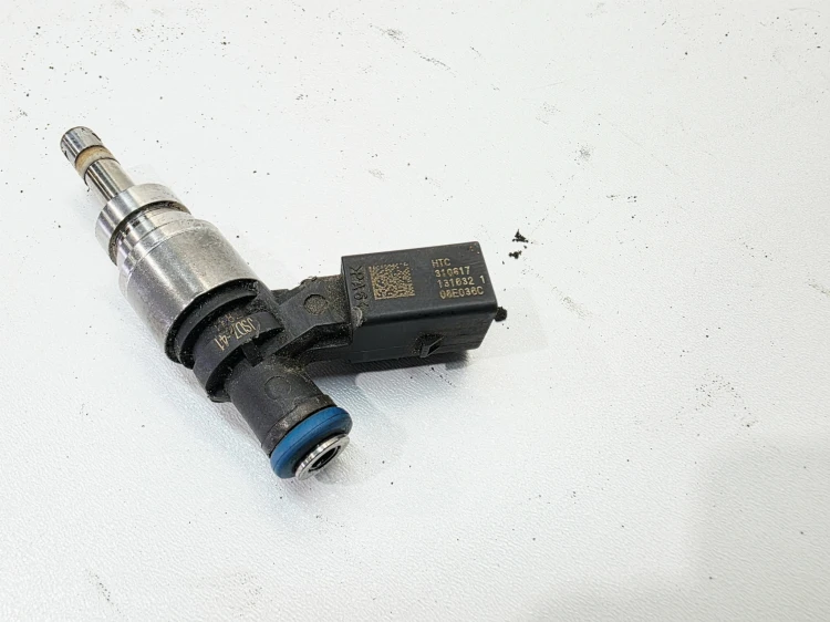 WTRYSKIWACZ WTRYSK PALIWA AUDI A4 B7 A6 C6 3.2 FSI 06E906036C 06E036C