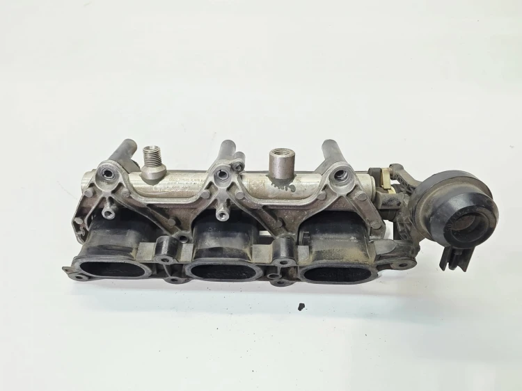 KOLEKTOR SSĄCY PRAWY AUDI A4 B7 A6 C6 3.2 FSI 06E133110E