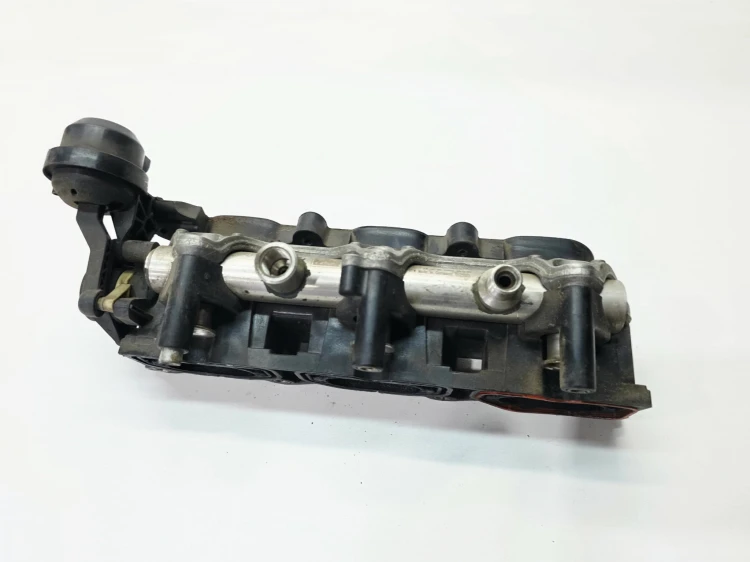 KOLEKTOR SSĄCY PRAWY AUDI A4 B7 A6 C6 3.2 FSI 06E133110E