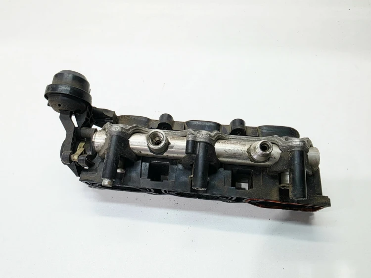 KOLEKTOR SSĄCY PRAWY AUDI A4 B7 A6 C6 3.2 FSI 06E133110E