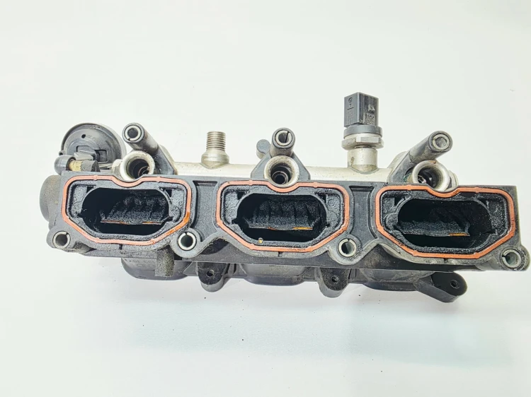 KOLEKTOR SSĄCY LEWY AUDI A4 B7 A6 C6 3.2 FSI 06E133109E
