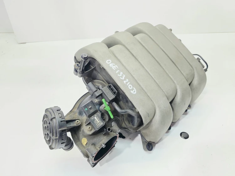 KOLEKTOR SSĄCY AUDI A4 B7 A6 C6 3.2 FSI 06E133210E