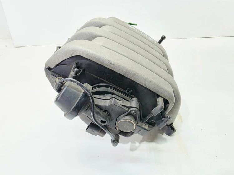 KOLEKTOR SSĄCY AUDI A4 B7 A6 C6 3.2 FSI 06E133210E