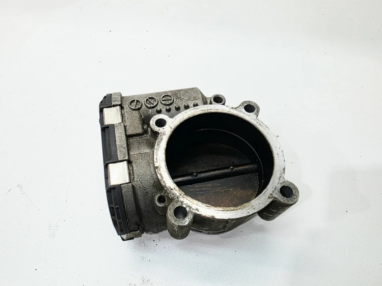 PRZEPUSTNICA KLAPA AUDI A4 B7 A6 C6 A8 D3 2.4 3.2 FSI 078133062C