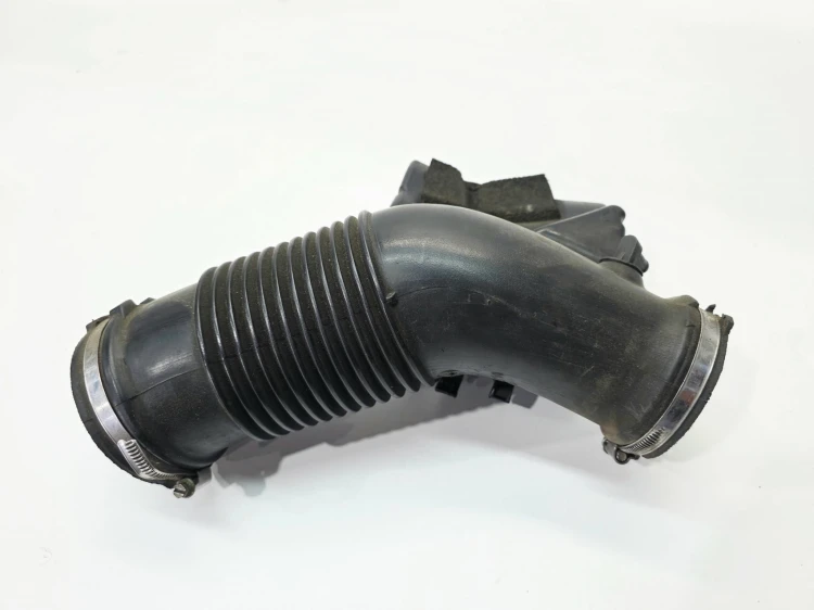 WĄŻ RURA DOLOT POWIETRZA AUDI A6 C6 2.4 3.2 06E129629E