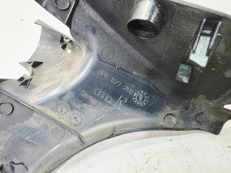 OSŁONA ZAWIASU PRAWY TYŁ AUDI A3 8P SPORTBACK 8P4827280B