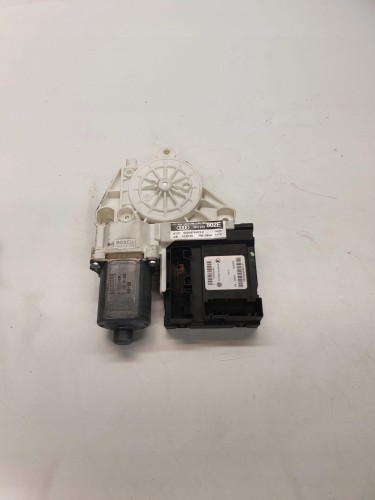 SILNICZEK SZYBY PRAWY AUDI A3 8P LIFT 8P4959802E