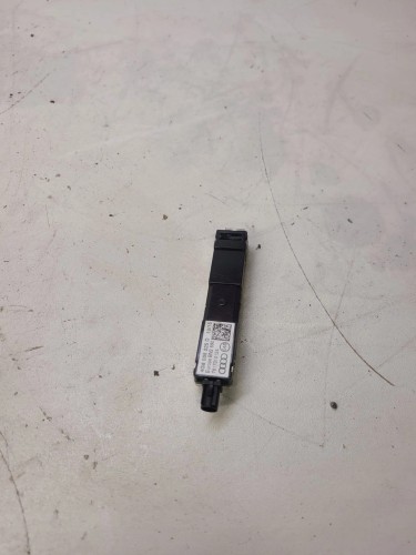 WZMACNIACZ ANTENOWY AUDI A6 C7 A7 4G8035225D