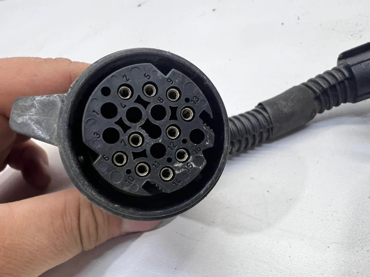 WIĄZKA KABEL WTYCZKA SKRZYNI BIEGÓW AUDI A3 A4 A6 09430010