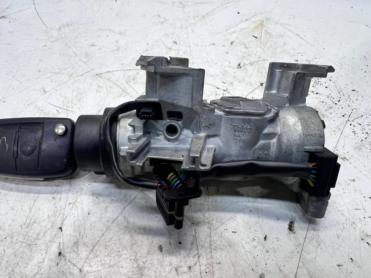 STACYJKA + KLUCZYK AUDI VOLKSWAGEN SEAT SKODA 1K0905851B 8P0837220D MANUAL
