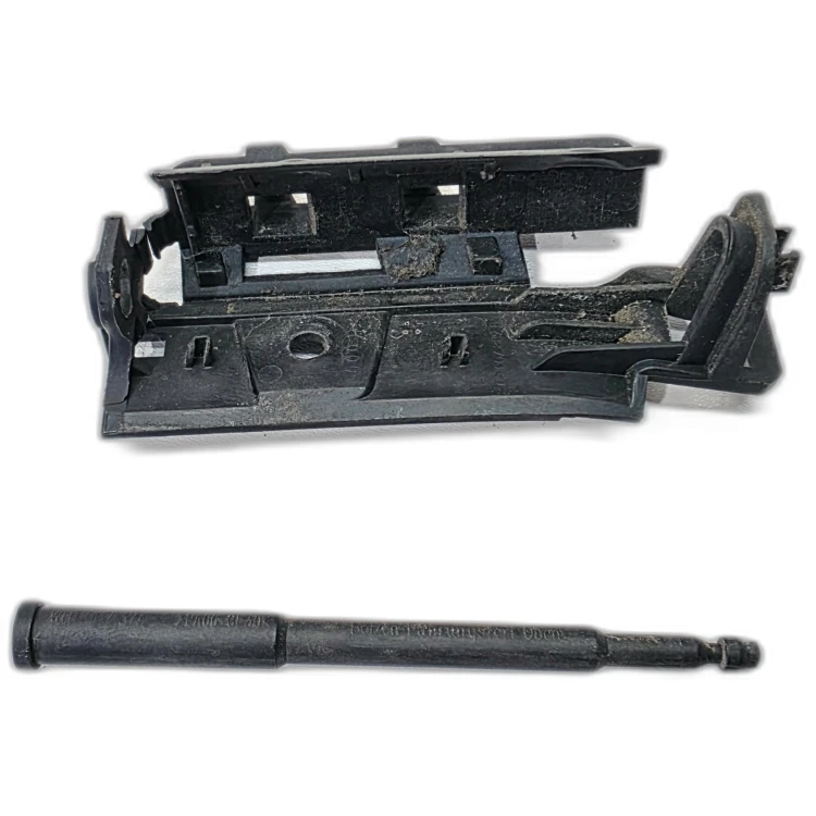 UCHWYT MOCOWANIE ZDERZAKA LEWY TYŁ AUDI A4 B9 AVANT 8W9807889B