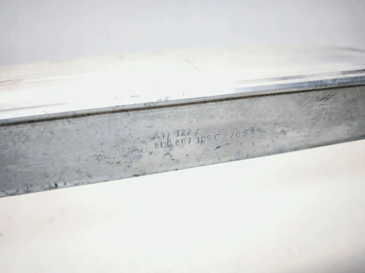 BELKA POD ZDERZAK PRZÓD AUDI Q3 8U LIFT 8U0807109C USZKODZONA