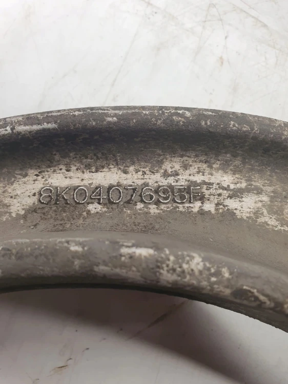 WAHACZ LEWY PRZÓD AUDI A4 B8 A5 Q5 8K0407695F MAŁY