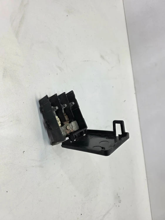 ROZDZIELACZ PRĄDU AUDI A4 B9 A5 8W 8W0941824AP